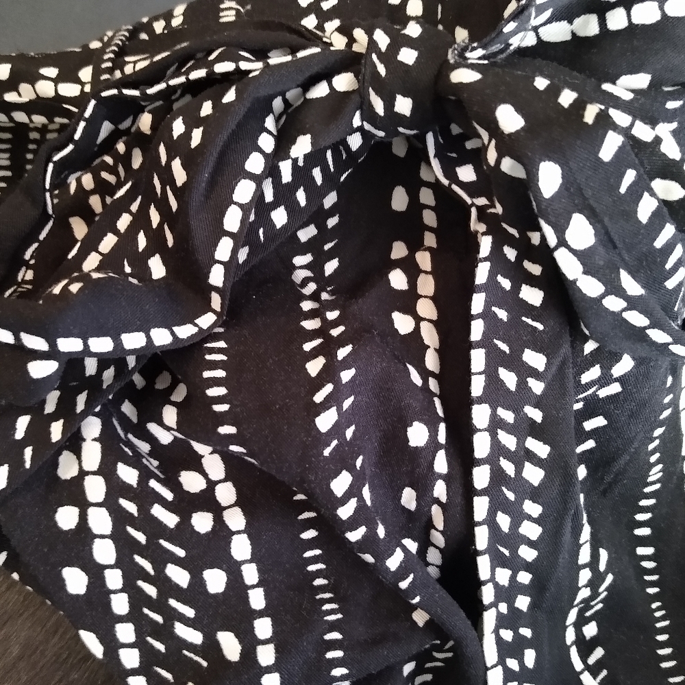 cupcakes & cashmere Black & White Striped Cropped Wide-Leg Pants size L - Picture 5 of 8